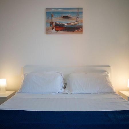Villa Seaside - Beach Retreat With Jacuzzi Syracuse Esterno foto