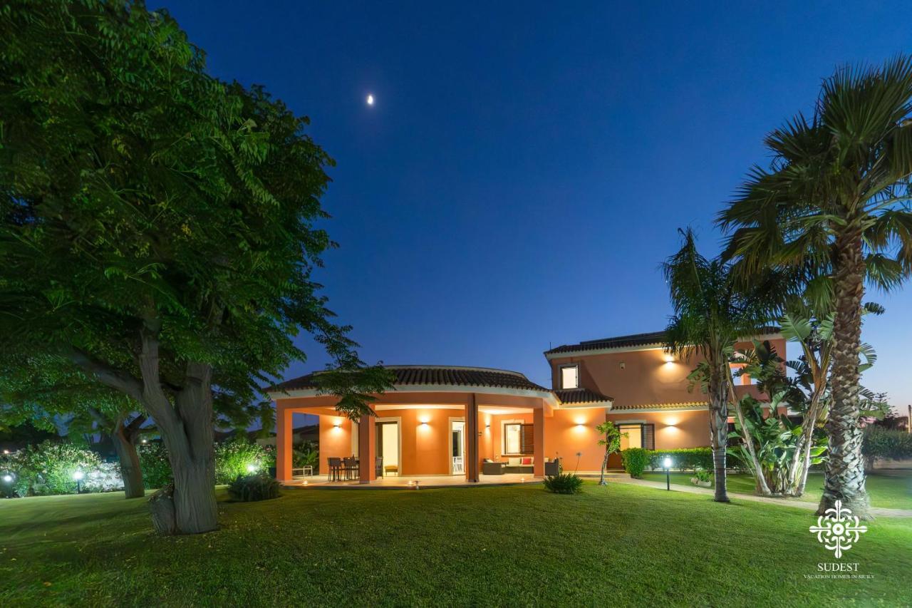 Villa Seaside - Beach Retreat With Jacuzzi Syracuse Esterno foto