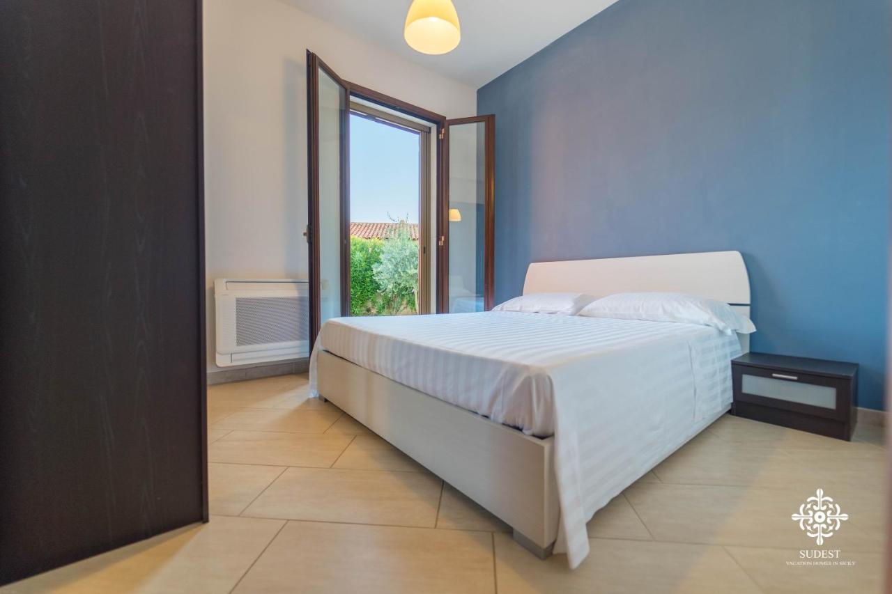 Villa Seaside - Beach Retreat With Jacuzzi Syracuse Esterno foto