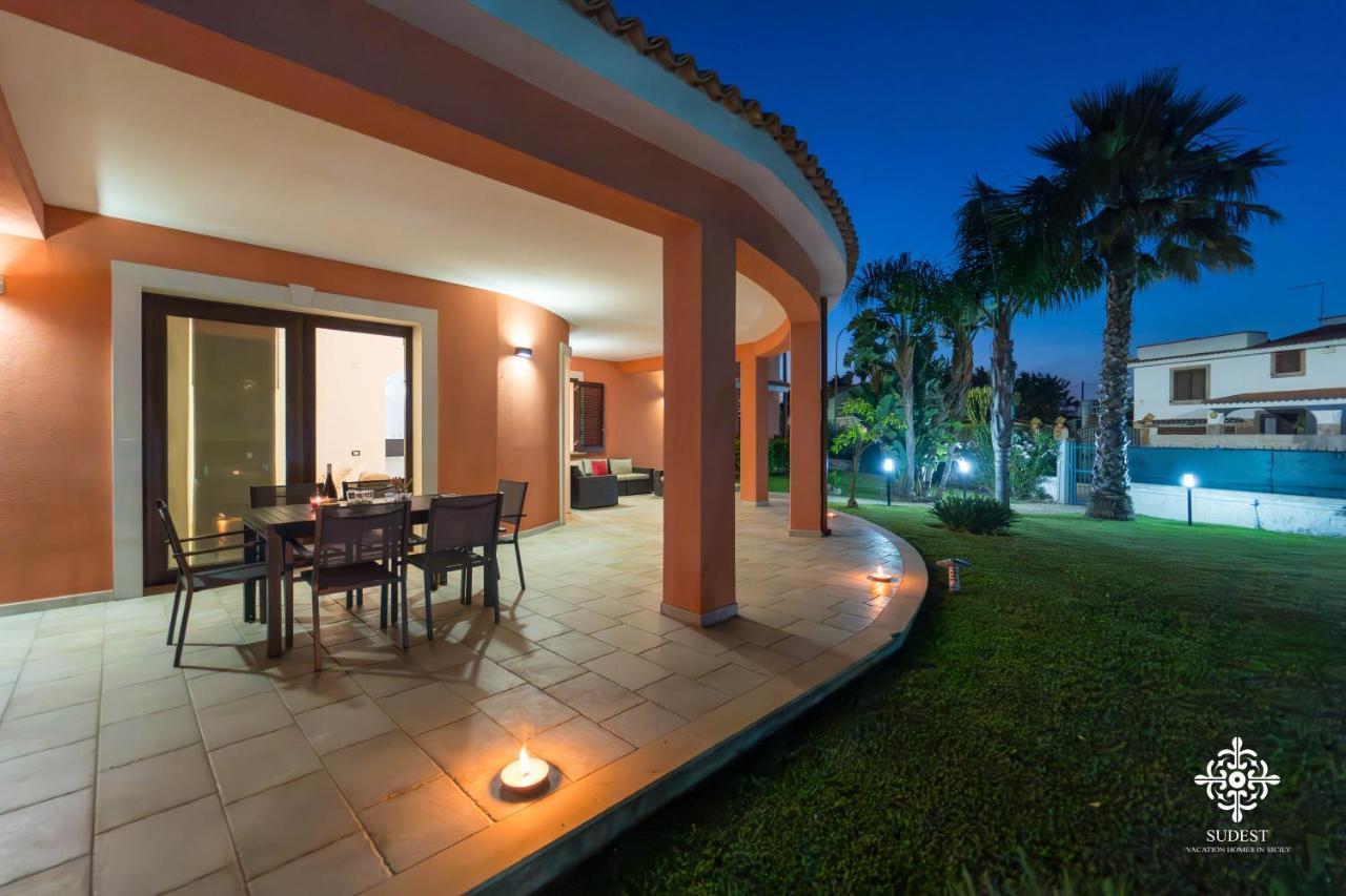 Villa Seaside - Beach Retreat With Jacuzzi Syracuse Esterno foto