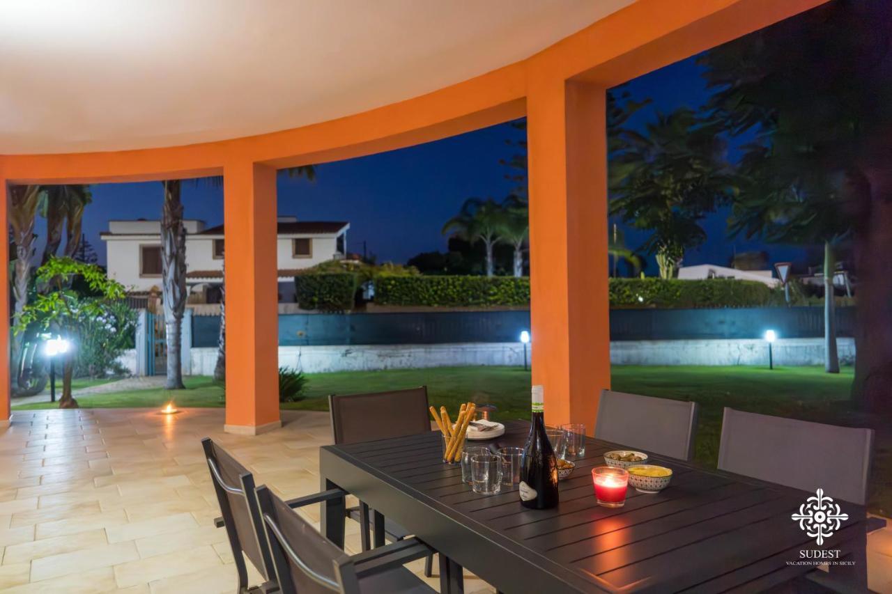 Villa Seaside - Beach Retreat With Jacuzzi Syracuse Esterno foto