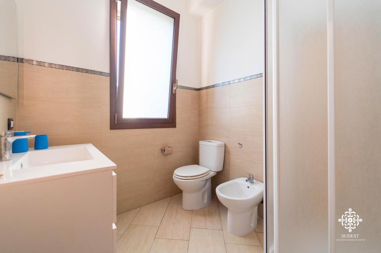Villa Seaside - Beach Retreat With Jacuzzi Syracuse Esterno foto
