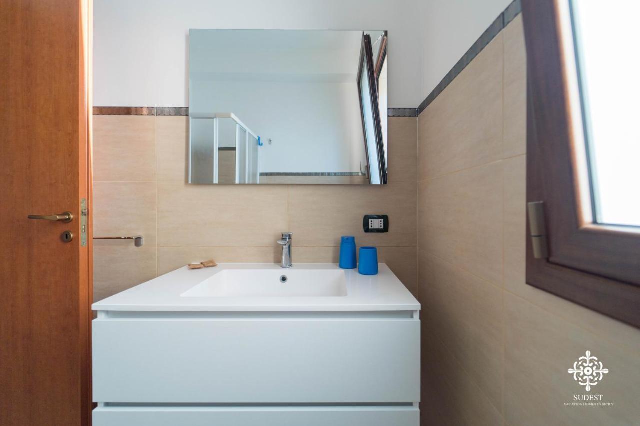 Villa Seaside - Beach Retreat With Jacuzzi Syracuse Esterno foto