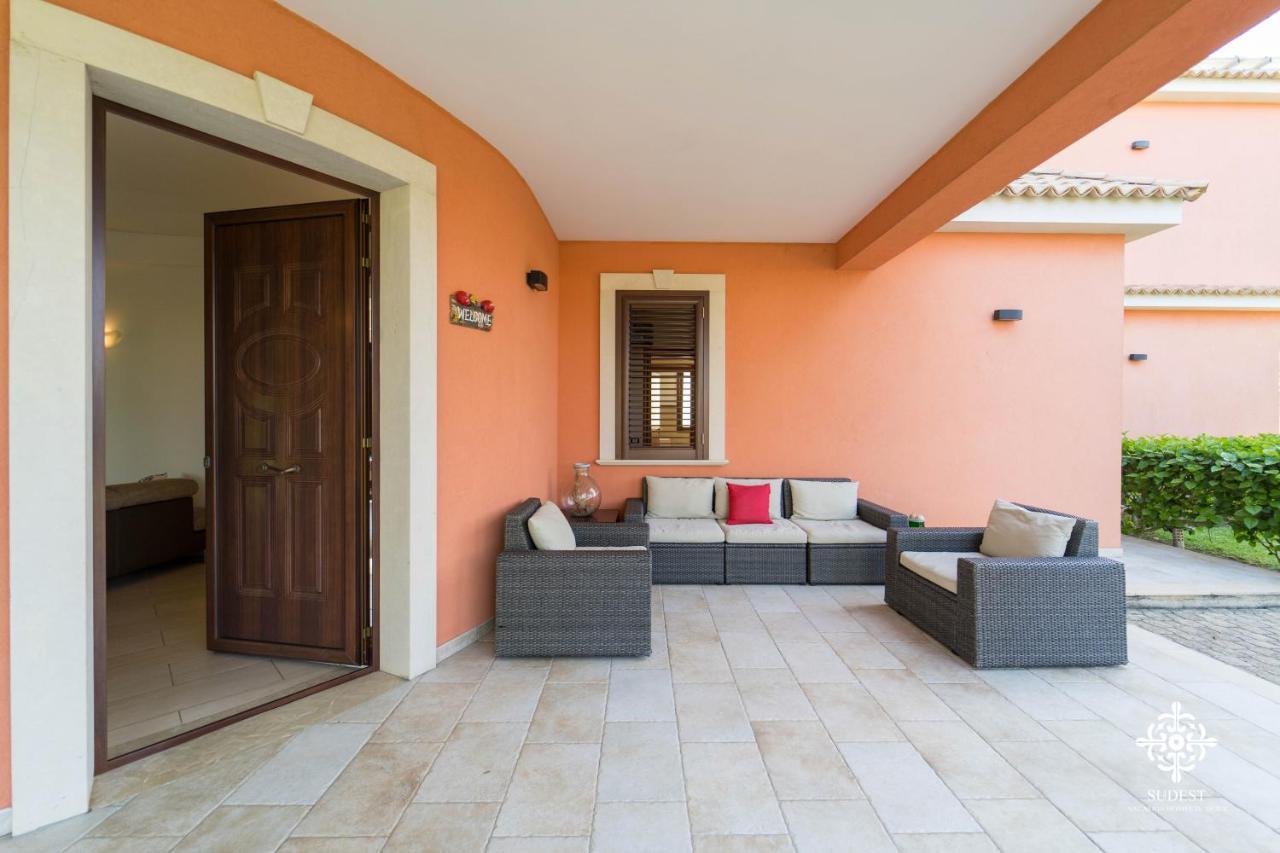 Villa Seaside - Beach Retreat With Jacuzzi Syracuse Esterno foto