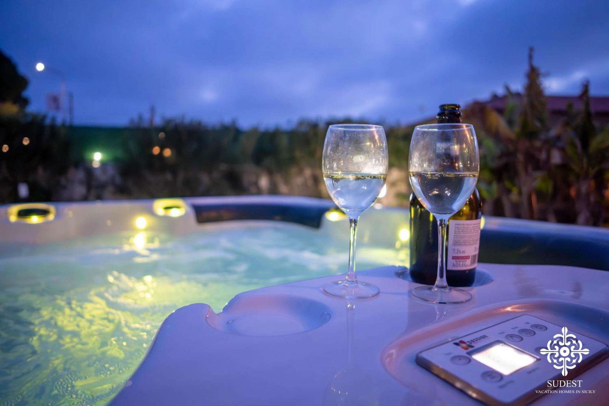 Villa Seaside - Beach Retreat With Jacuzzi Syracuse Esterno foto