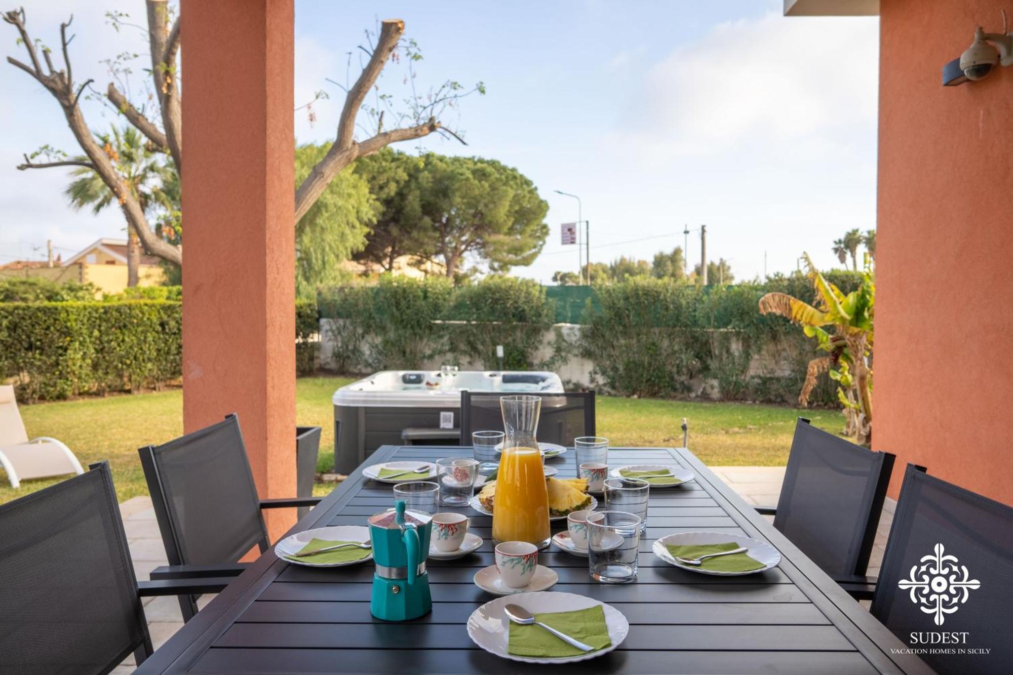 Villa Seaside - Beach Retreat With Jacuzzi Syracuse Esterno foto