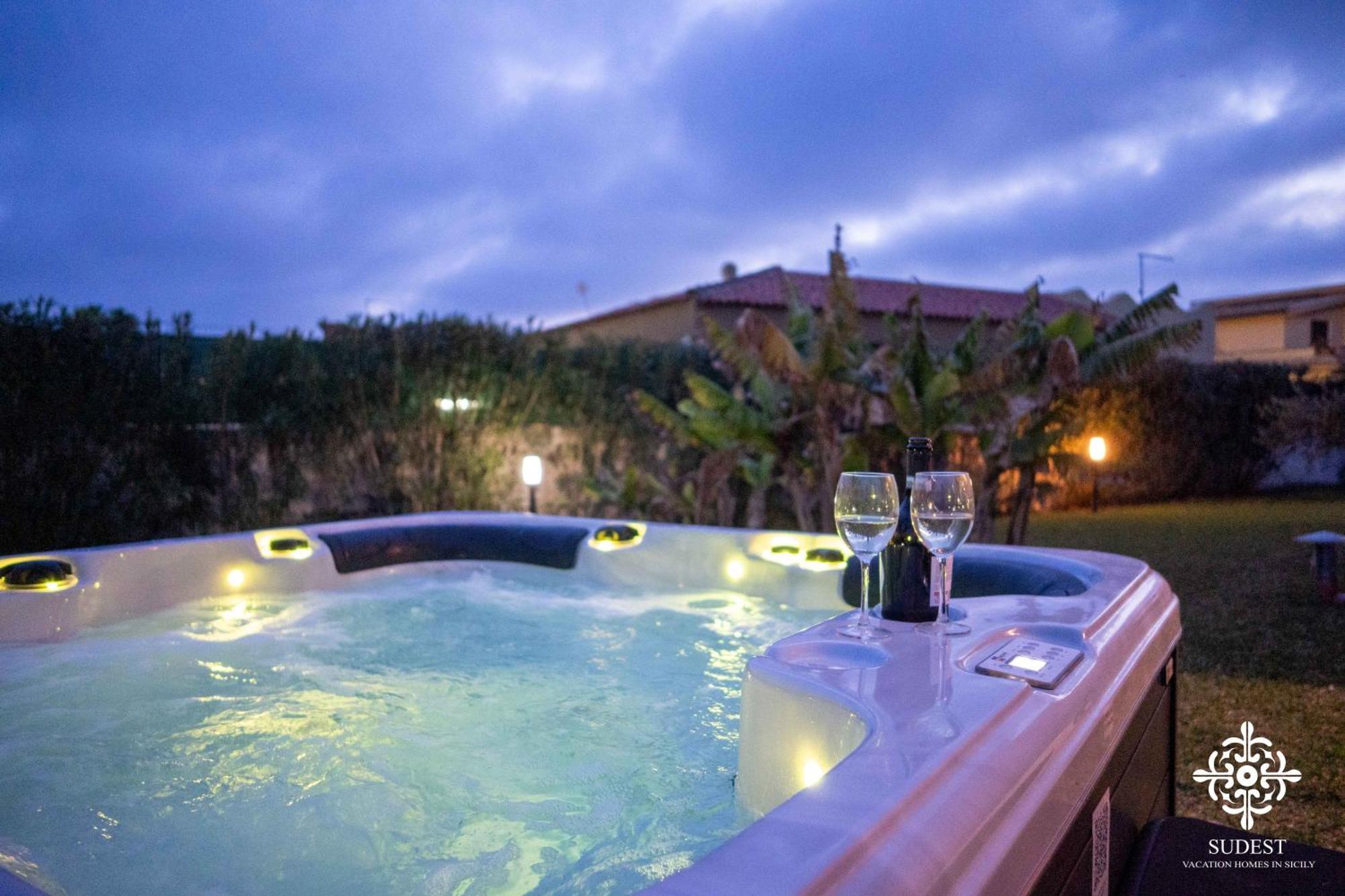 Villa Seaside - Beach Retreat With Jacuzzi Syracuse Esterno foto