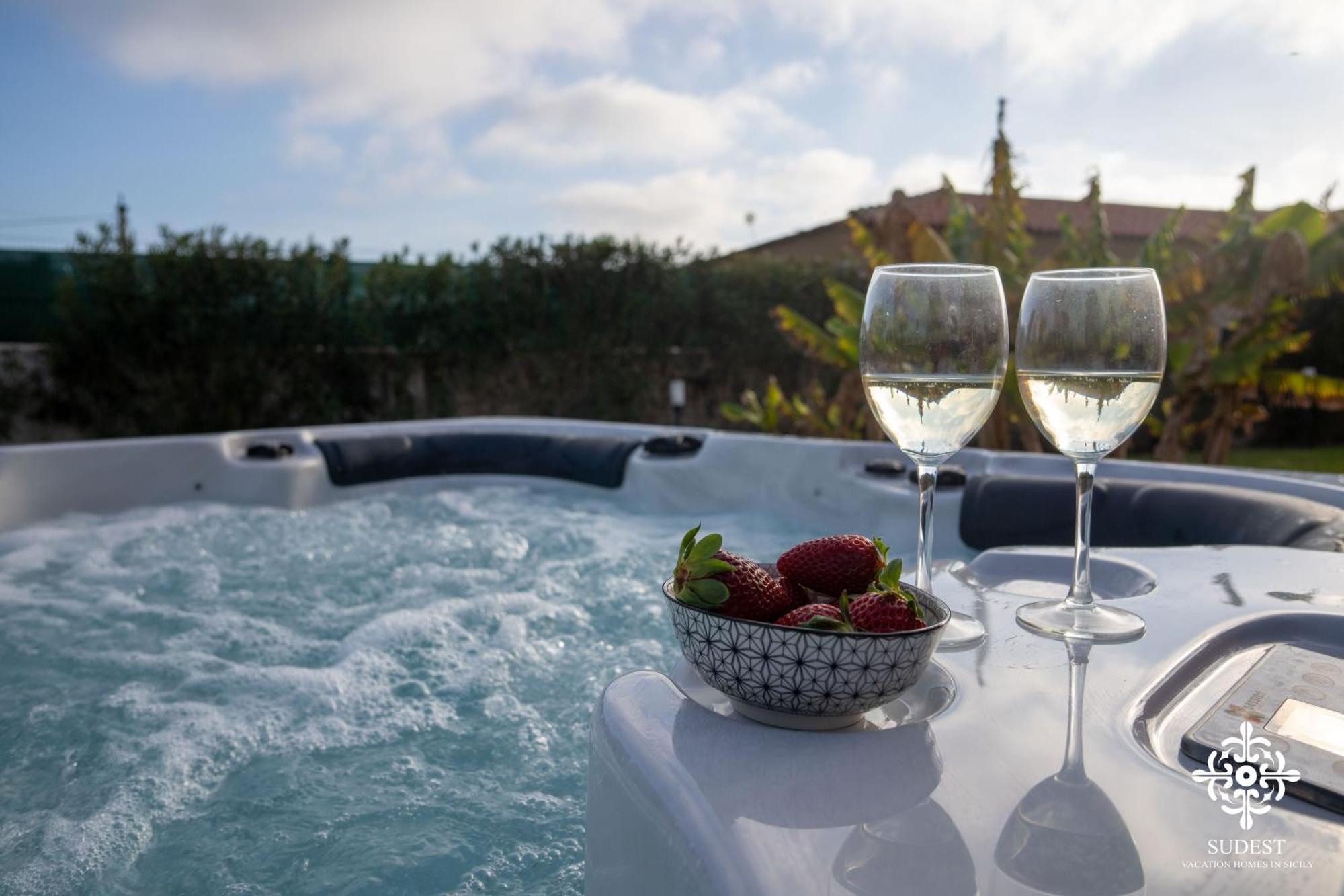 Villa Seaside - Beach Retreat With Jacuzzi Syracuse Esterno foto