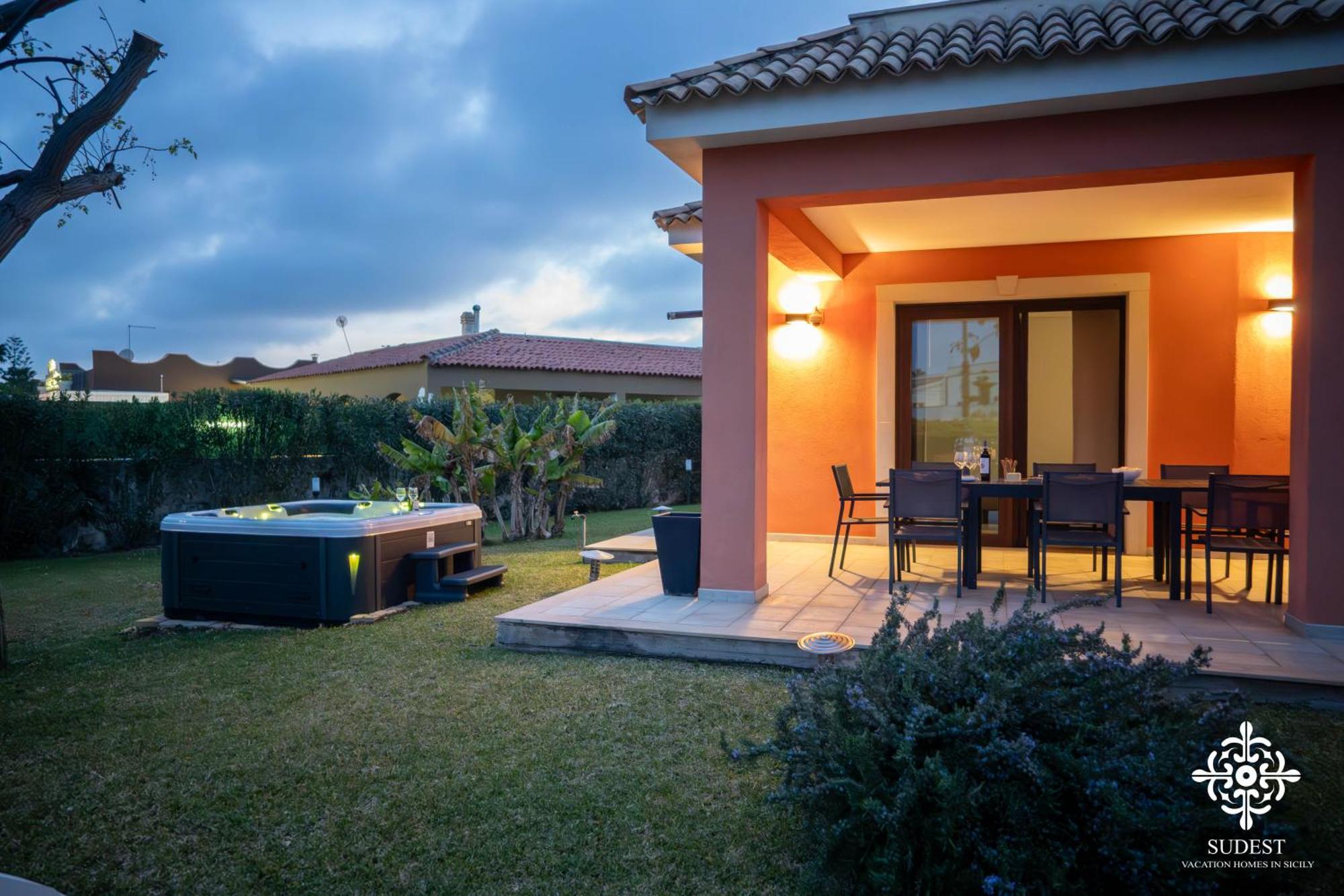 Villa Seaside - Beach Retreat With Jacuzzi Syracuse Esterno foto