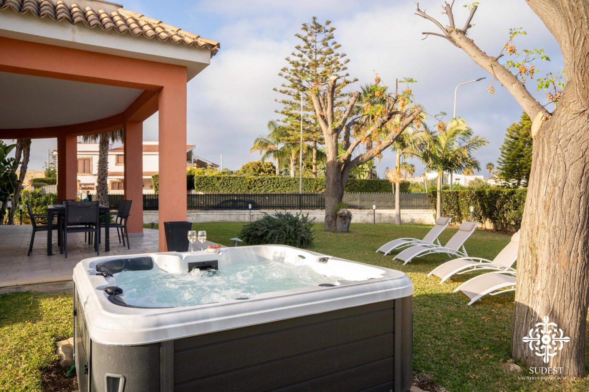 Villa Seaside - Beach Retreat With Jacuzzi Syracuse Esterno foto