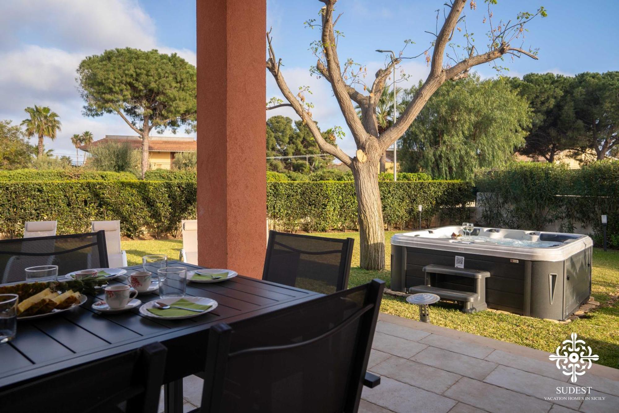 Villa Seaside - Beach Retreat With Jacuzzi Syracuse Esterno foto